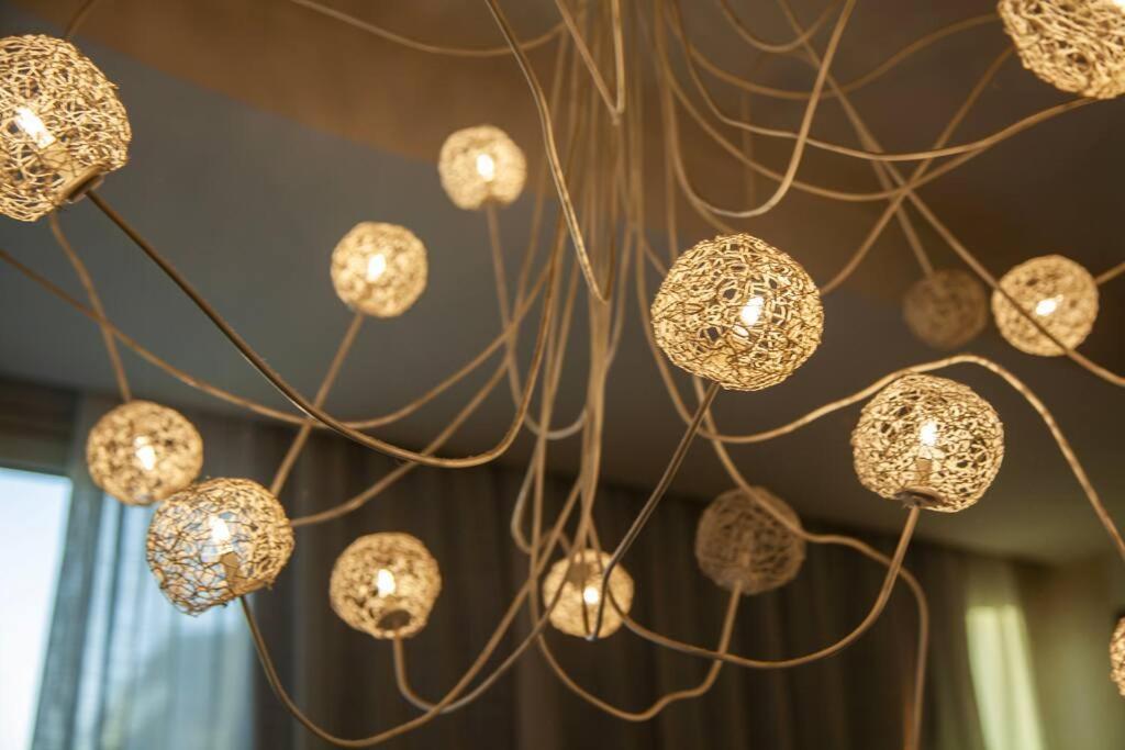 Chic And Elegant Near Metro Station Apartamento Roma